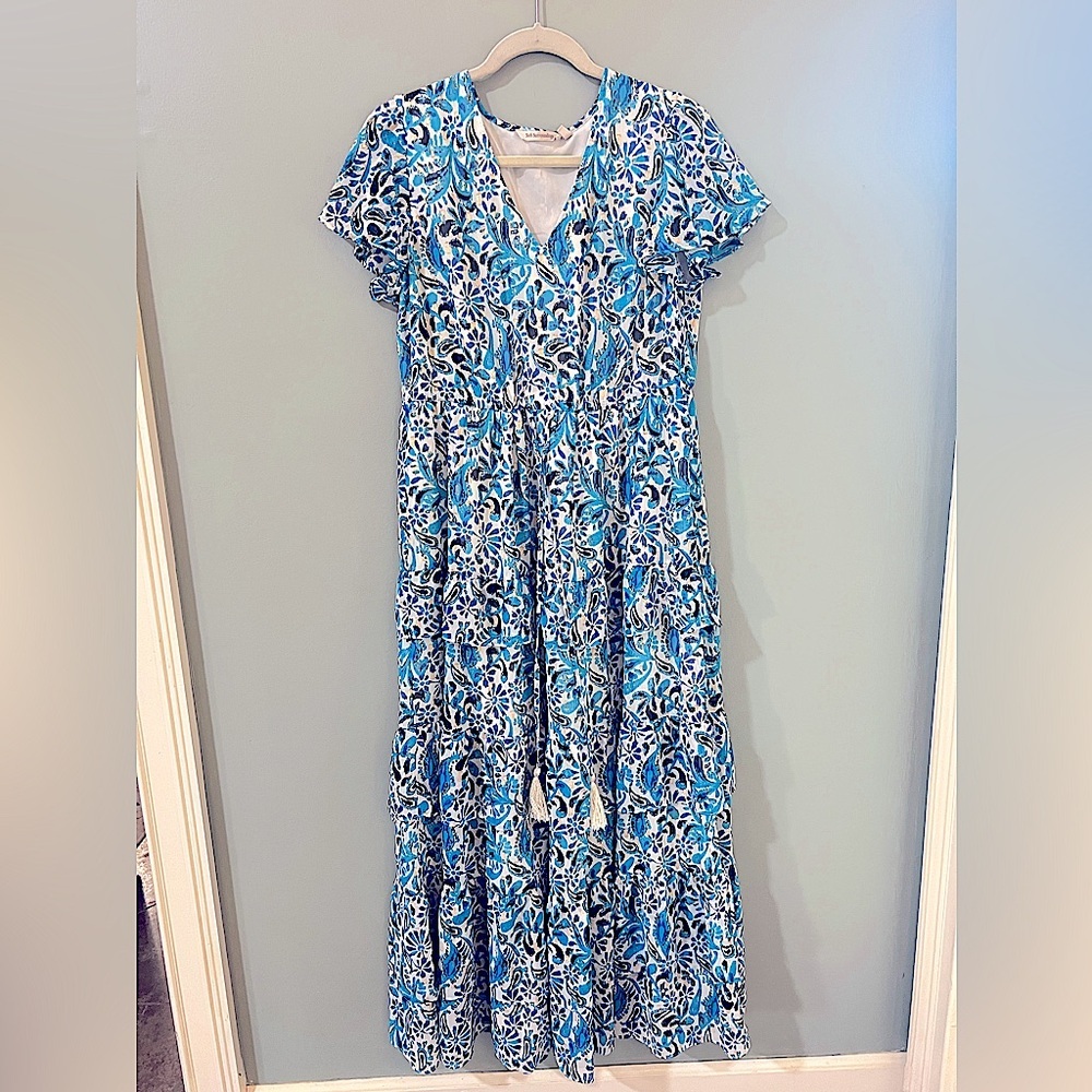 Soft Surroundings cap sleeve tiered maxi dress EUC size medium blue white